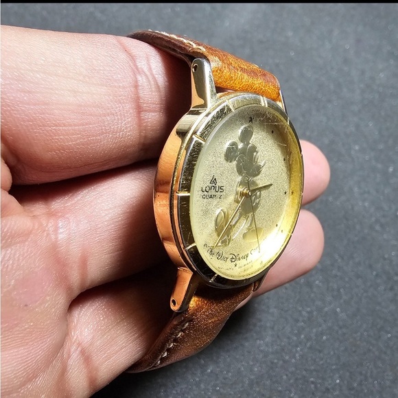 Vintage Lorus Disney Mickey Mouse Quartz Watch Gold Tone V811-1400 Working - Picture 5 of 9